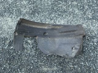 bontott BMW 3 E90 Bal első Hátsó Dobbetét (Kerékjárati, Műanyag)