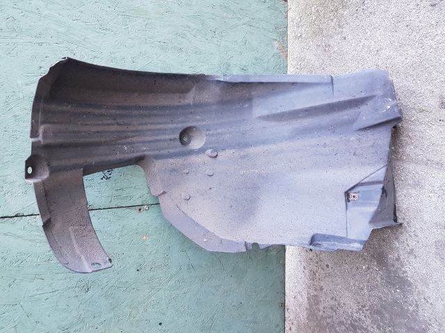 bontott BMW 3 E90 Bal első Hátsó Dobbetét (Kerékjárati, Műanyag)