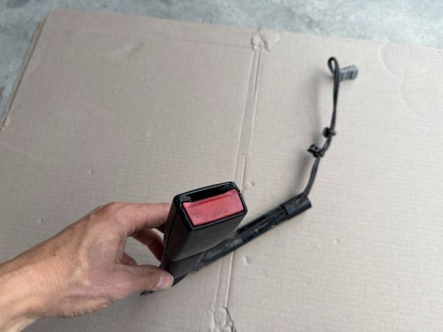 bontott BMW 3 E90 Bal első Övfeszítő