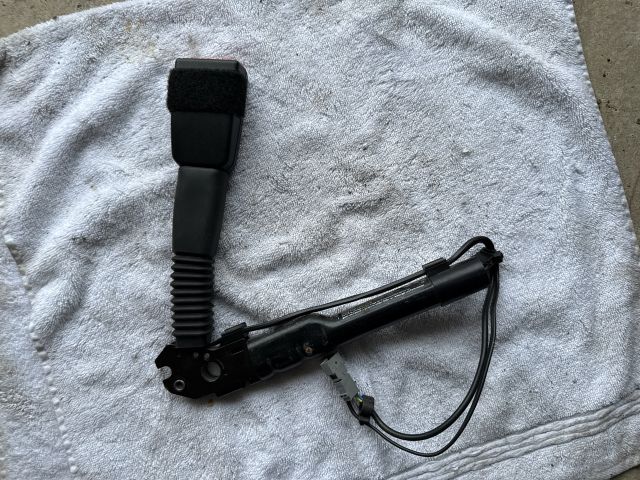 bontott BMW 3 E90 Bal első Övfeszítő