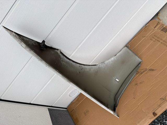 bontott BMW 3 E90 Bal első Sárvédő