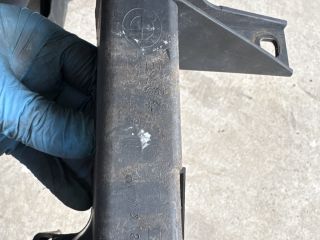 bontott BMW 3 E90 Bal Fényszóró Tartó