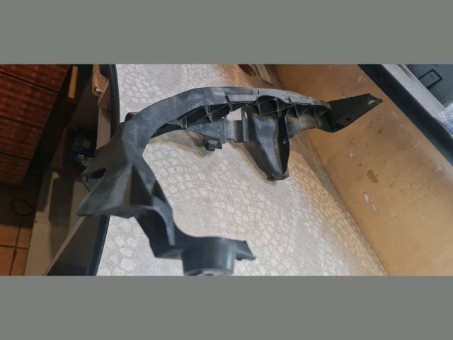 bontott BMW 3 E90 Bal Fényszóró Tartó