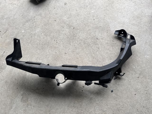 bontott BMW 3 E90 Bal Fényszóró Tartó