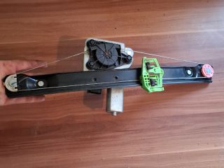 bontott BMW 3 E90 Bal hátsó Ablakemelő Szerkezet (Elektromos)