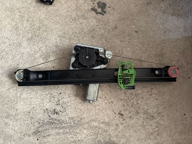 bontott BMW 3 E90 Bal hátsó Ablakemelő Szerkezet (Elektromos)