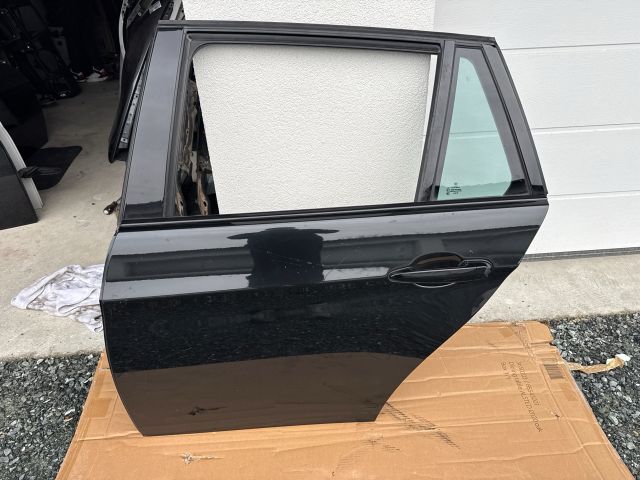 bontott BMW 3 E90 Bal hátsó Ajtó (Részeivel)