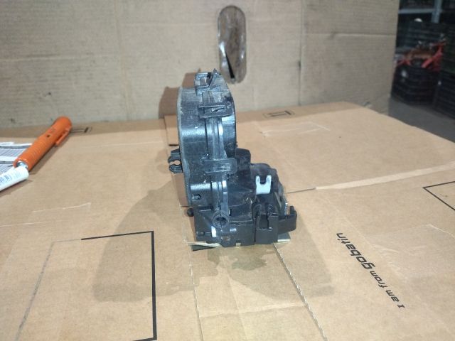 bontott BMW 3 E90 Bal hátsó Ajtózár