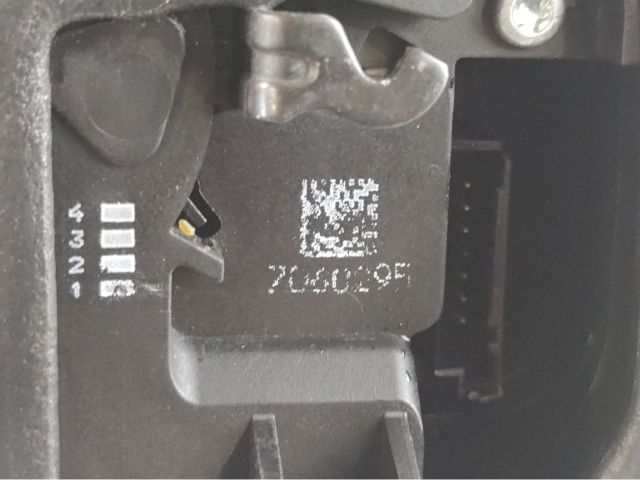 bontott BMW 3 E90 Bal hátsó Központizár Motor