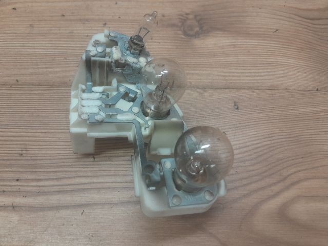 bontott BMW 3 E90 Bal Hátsó Lámpa Foglalat