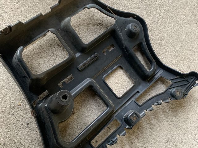 bontott BMW 3 E90 Bal hátsó Oldal Lökhárító Tartó (Műanyag)