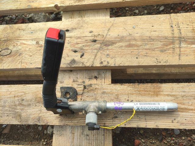 bontott BMW 3 E90 Bal hátsó Övfeszítő