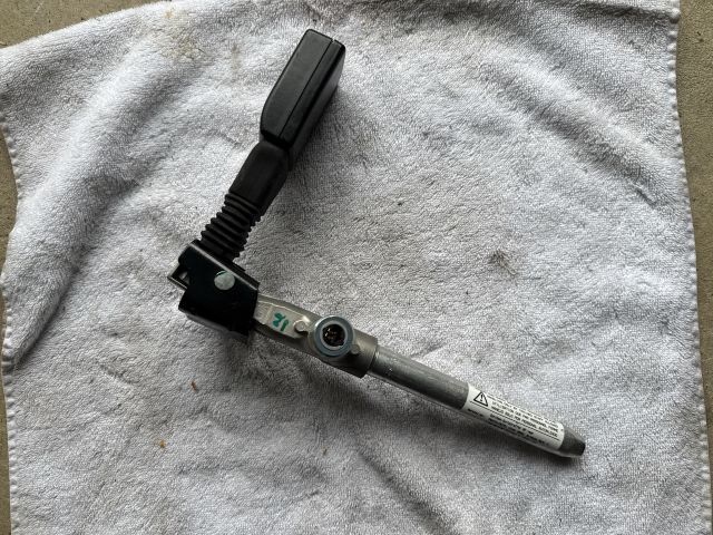 bontott BMW 3 E90 Bal hátsó Övfeszítő