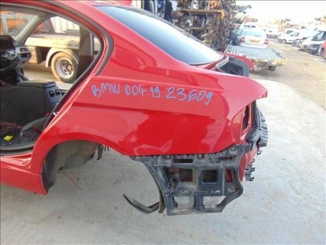 bontott BMW 3 E90 Bal hátsó Sárvédő