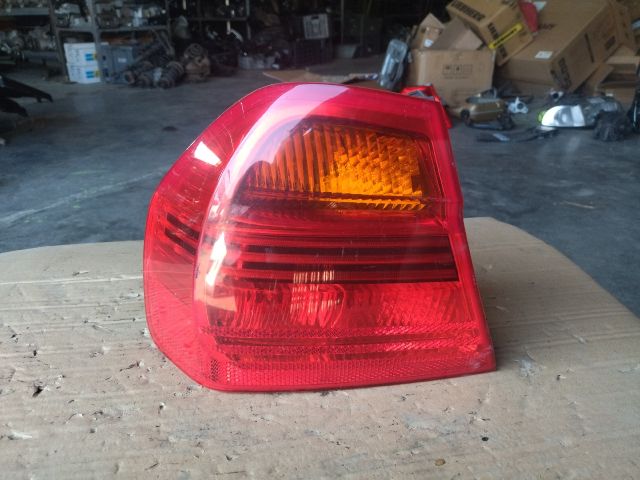 bontott BMW 3 E90 Bal Külső Hátsó Lámpa