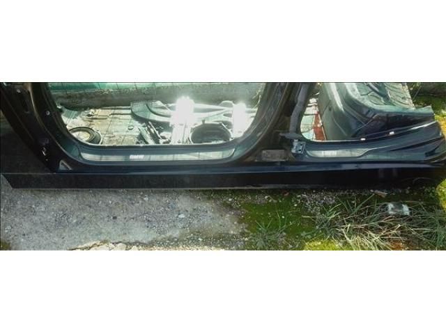 bontott BMW 3 E90 Bal Küszöb