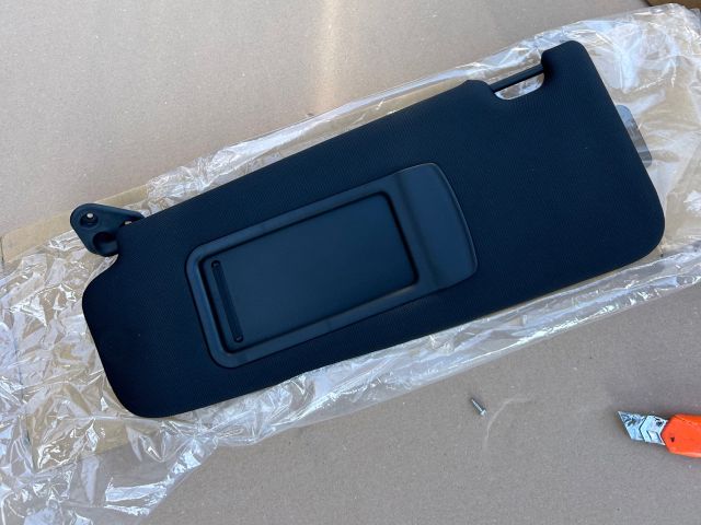 bontott BMW 3 E90 Bal Napellenző