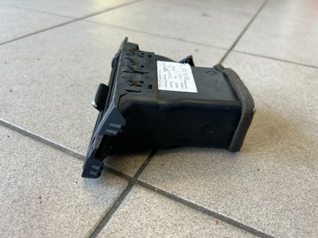 bontott BMW 3 E90 Bal Szellőző