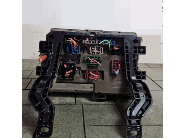 bontott BMW 3 E90 Biztosítéktábla Utastér