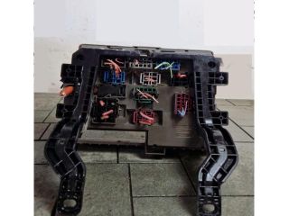 bontott BMW 3 E90 Biztosítéktábla Utastér