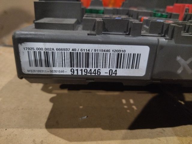 bontott BMW 3 E90 Biztosítéktábla Utastér