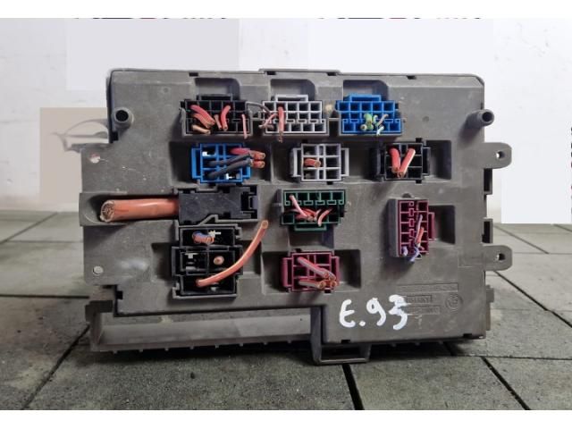 bontott BMW 3 E90 Biztosítéktábla Utastér