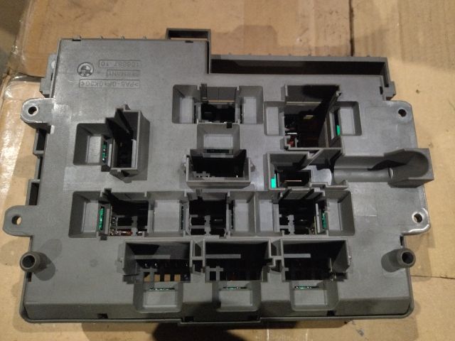 bontott BMW 3 E90 Biztosítéktábla Utastér