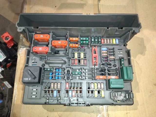 bontott BMW 3 E90 Biztosítéktábla Utastér