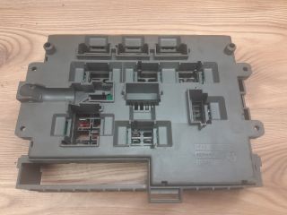 bontott BMW 3 E90 Biztosítéktábla Utastér