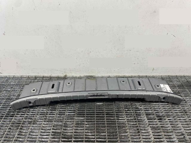 bontott BMW 3 E90 Csomagtérajtó Díszléc