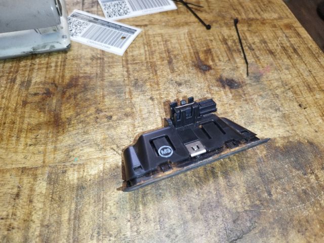 bontott BMW 3 E90 Csomagtérajtó Kapcsoló