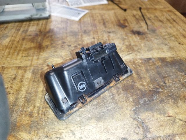 bontott BMW 3 E90 Csomagtérajtó Kapcsoló