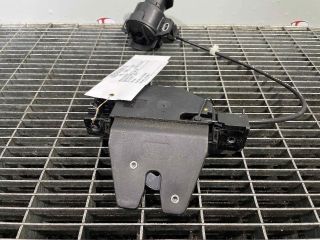 bontott BMW 3 E90 Csomagtérajtó Ütköző