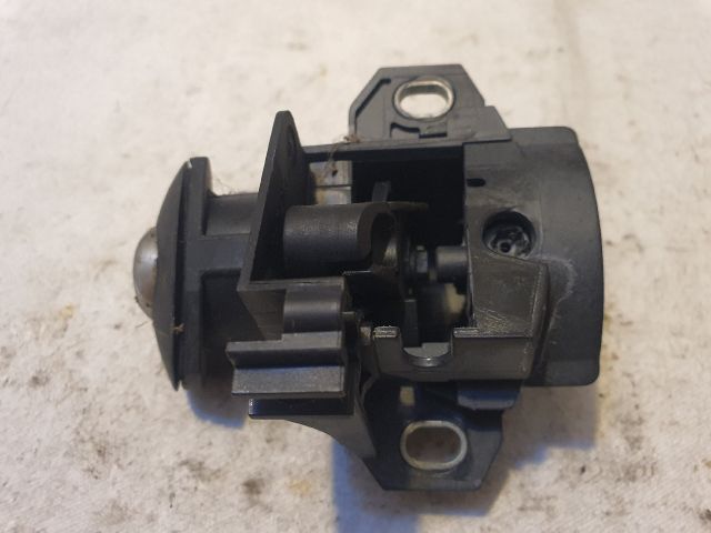 bontott BMW 3 E90 Csomagtérajtó Zárbetét