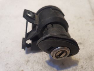 bontott BMW 3 E90 Csomagtérajtó Zárbetét