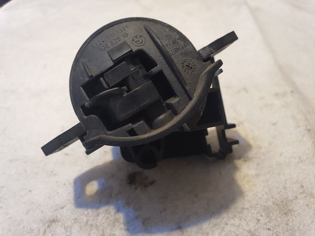 bontott BMW 3 E90 Csomagtérajtó Zárbetét