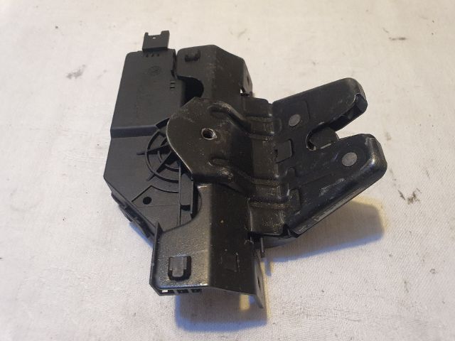 bontott BMW 3 E90 Csomagtérajtó Zárszerkezet