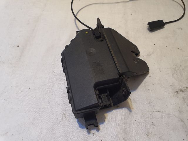 bontott BMW 3 E90 Csomagtérajtó Zárszerkezet