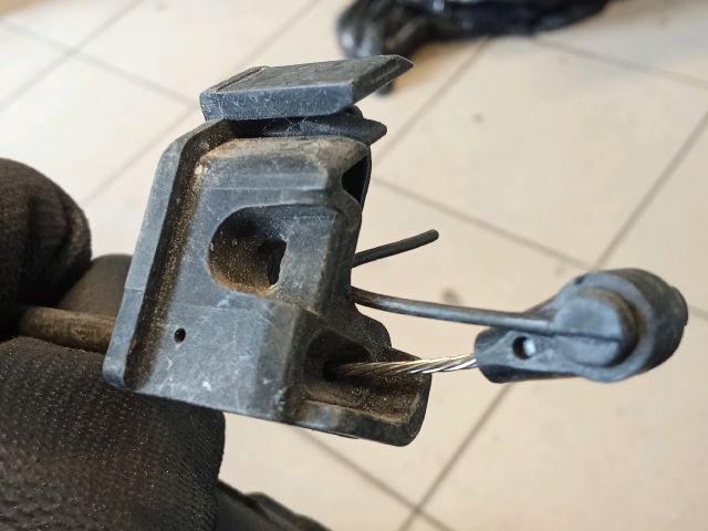 bontott BMW 3 E90 Csomagtérajtó Zárszerkezet