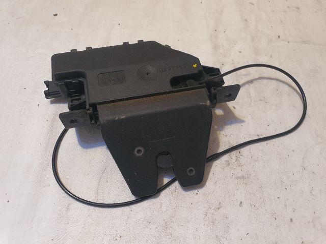 bontott BMW 3 E90 Csomagtérajtó Zárszerkezet