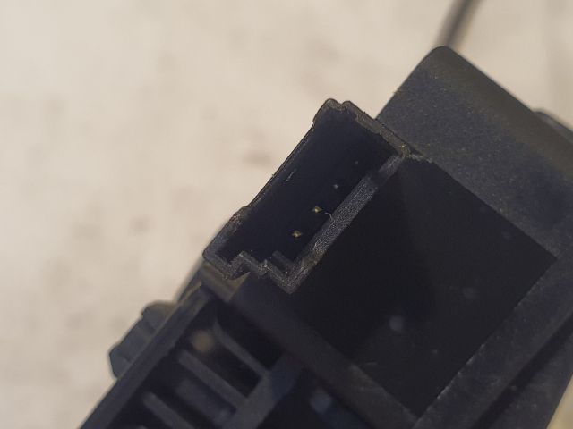 bontott BMW 3 E90 Csomagtérajtó Zárszerkezet