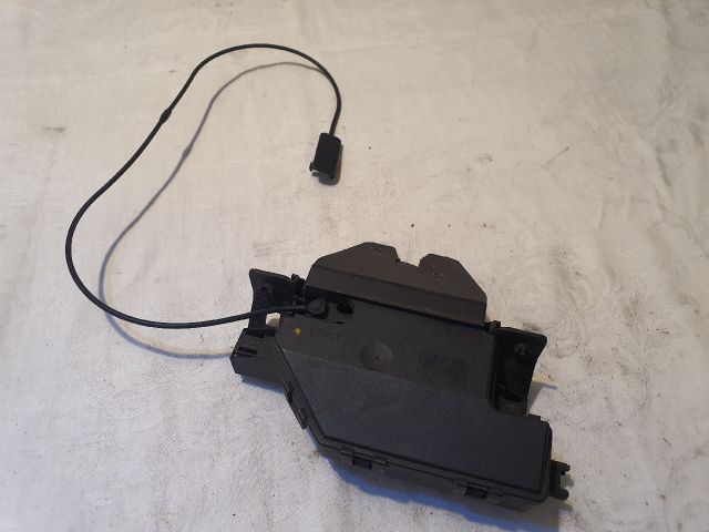 bontott BMW 3 E90 Csomagtérajtó Zárszerkezet