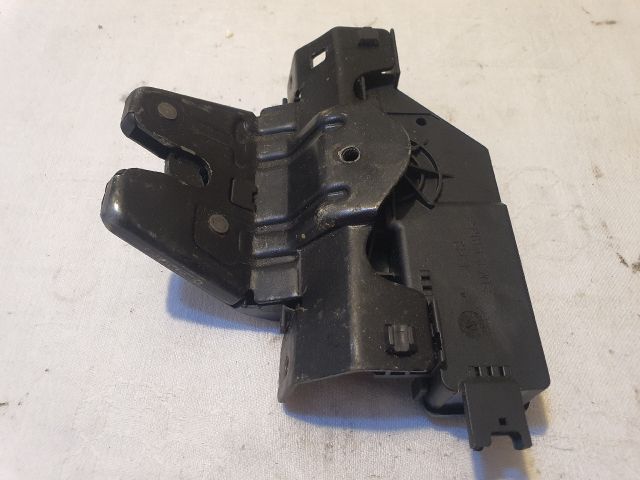 bontott BMW 3 E90 Csomagtérajtó Zárszerkezet