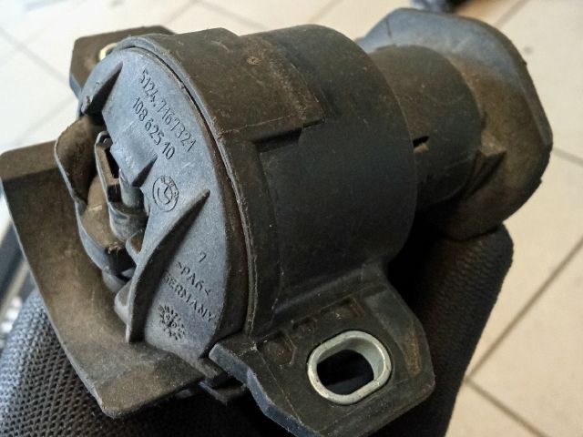 bontott BMW 3 E90 Csomagtérajtó Zárszerkezet