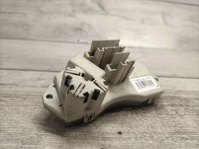 bontott BMW 3 E90 Előtét Ellenállás Fűtőmotor