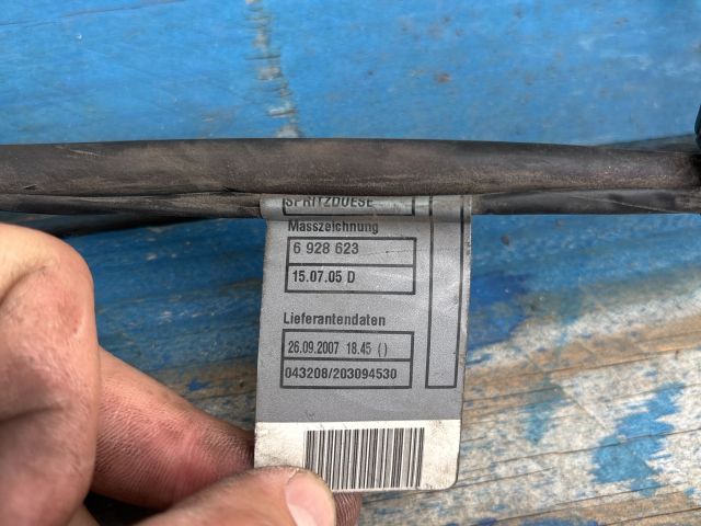 bontott BMW 3 E90 Első Ablakmosó Fúvóka