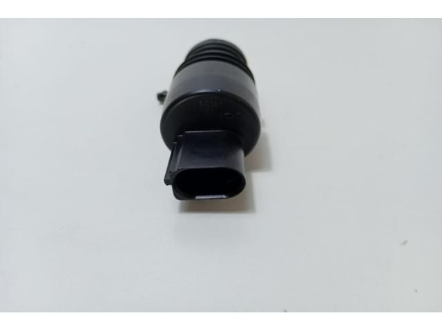 bontott BMW 3 E90 Első Ablakmosó Szivattyú