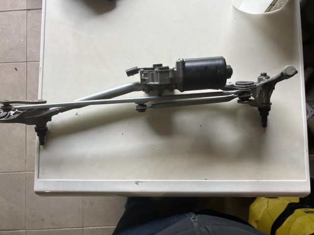 bontott BMW 3 E90 Első Ablaktörlő Motor