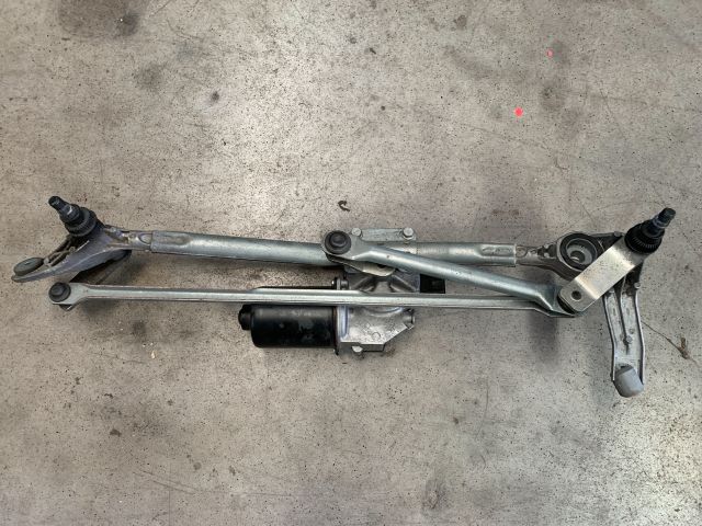 bontott BMW 3 E90 Első Ablaktörlő Szerkezet Motorral