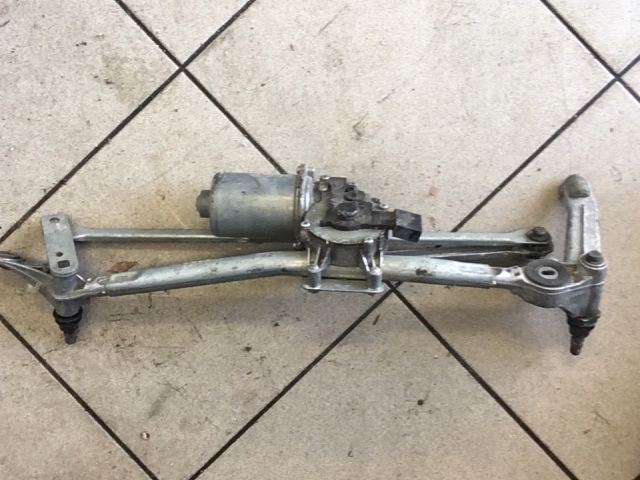 bontott BMW 3 E90 Első Ablaktörlő Szerkezet Motorral